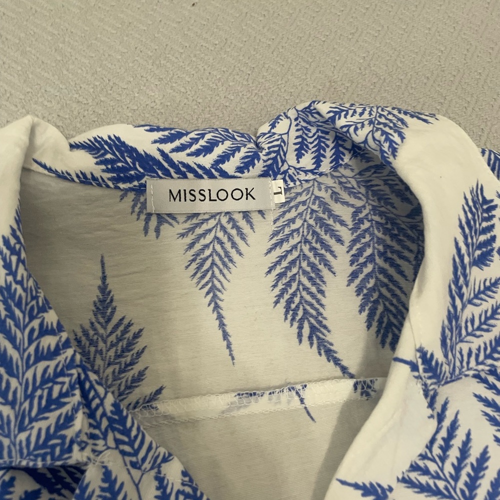 Men’s white and blue Hawaiian tropical shirt - Picture 3 of 3